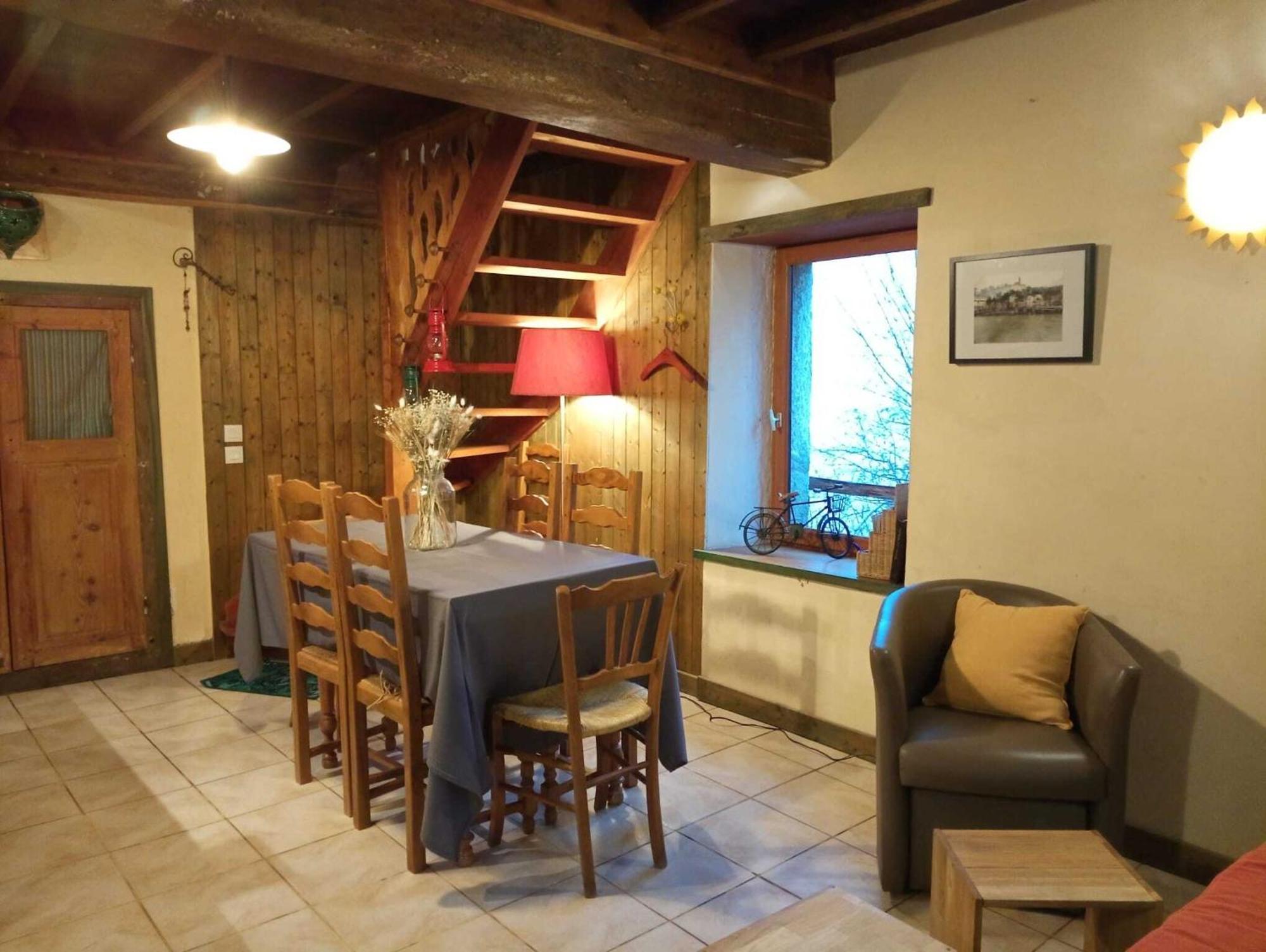 Gites Des Esselards Yzeron Exteriör bild