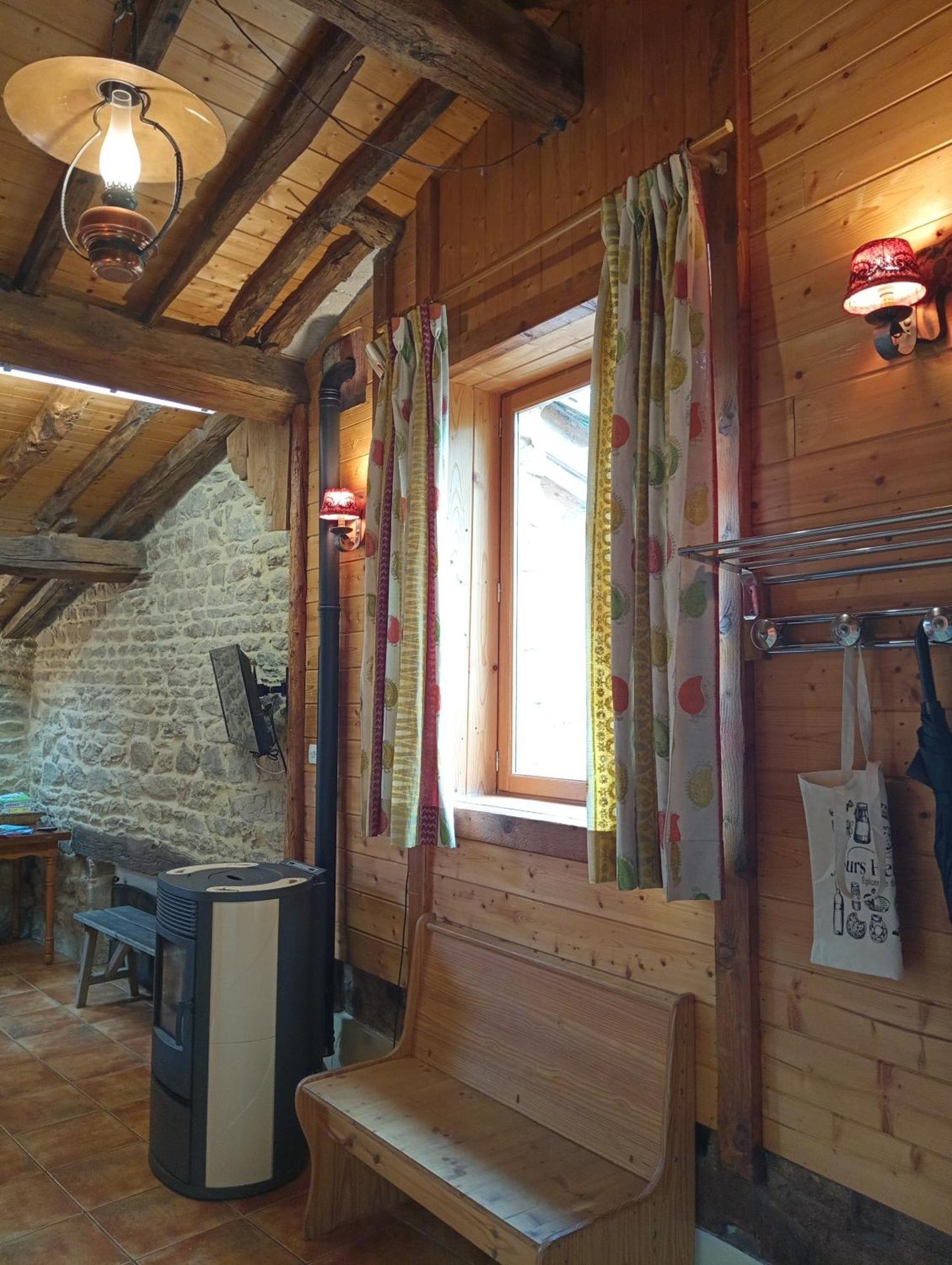 Gites Des Esselards Yzeron Rum bild