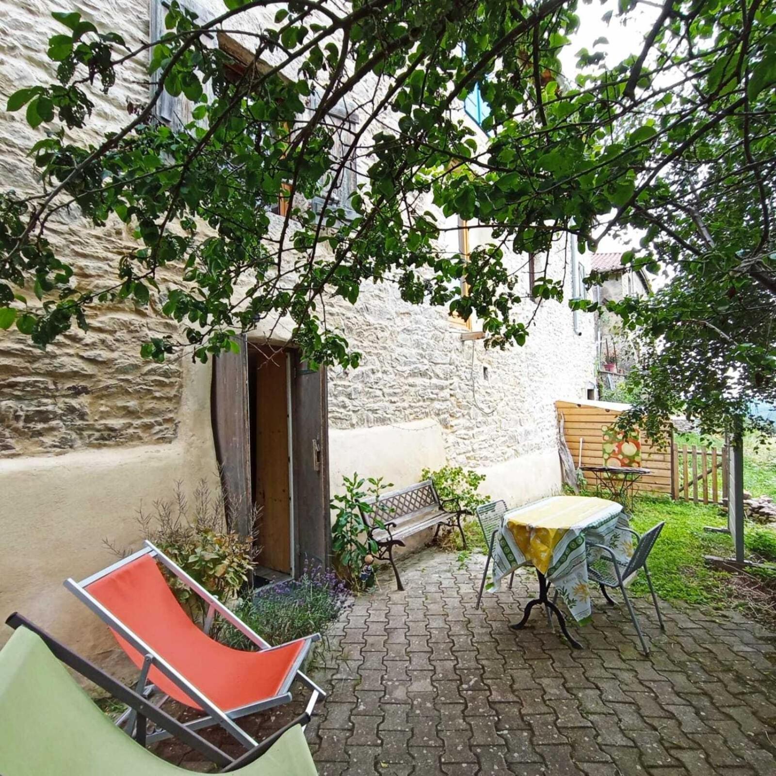 Gites Des Esselards Yzeron Rum bild